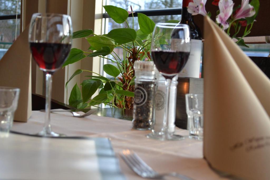 Hotel Het Wapen Van Drenthe 로뎅 외부 사진