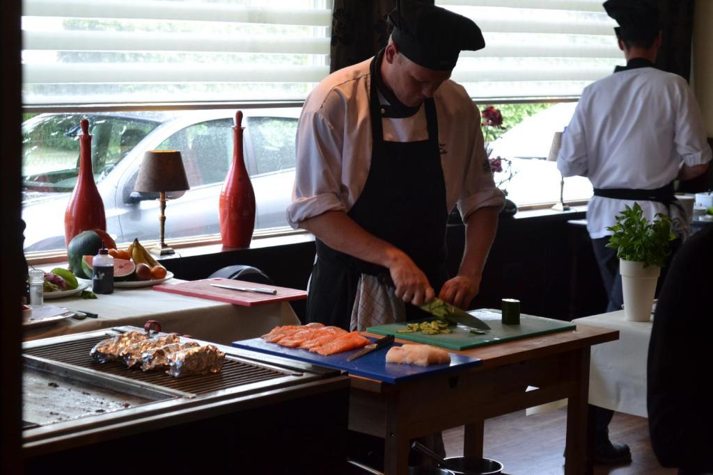 Hotel Het Wapen Van Drenthe 로뎅 외부 사진